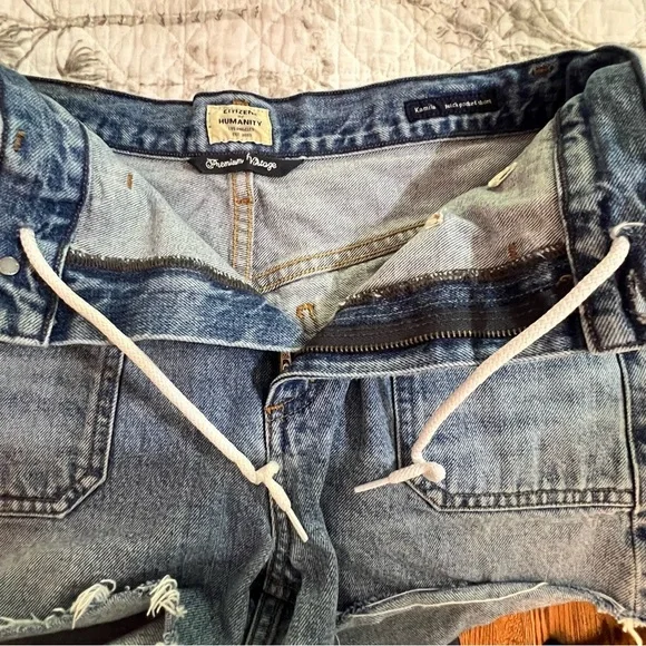 Citizens of Humanity Shorts Kamila Patch Pockets in excellent condition size 25 - Picture 4 of 9